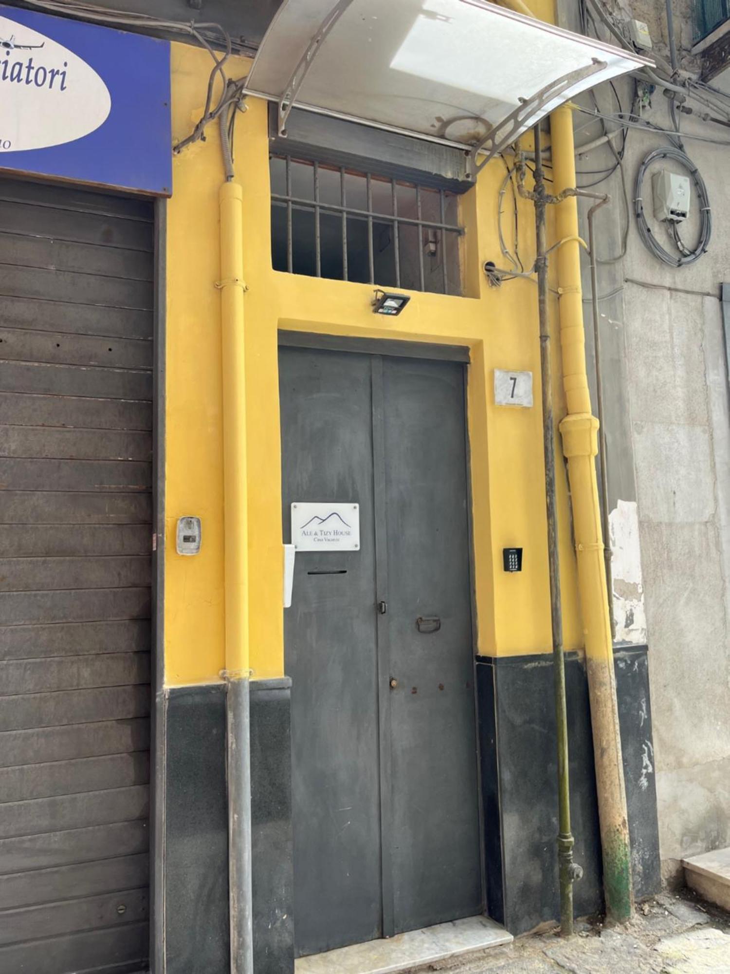 Ale & Tizy House Bed & Breakfast Napoli Dış mekan fotoğraf